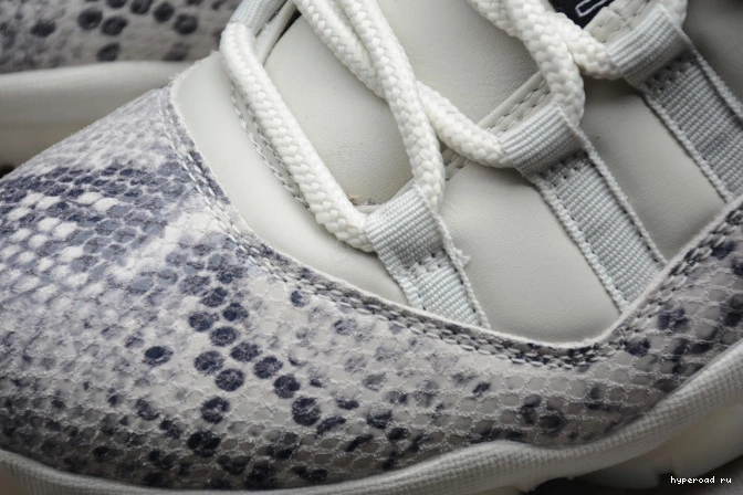 Snake Bone 11 Jordan Low SE Air CD6846-002 Light 1205